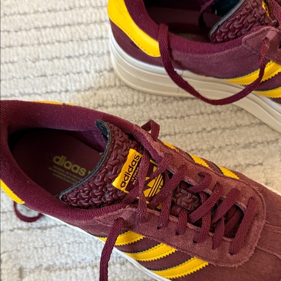 Adidas womens Sneakers Maroon Yellow - Picture 3 of 6